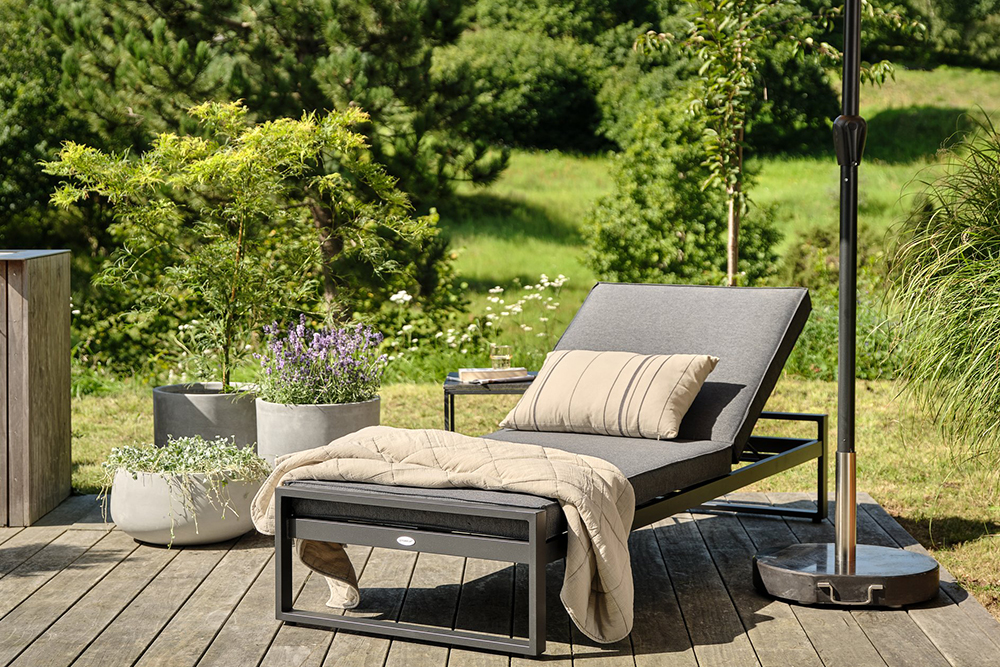 Chaises longues