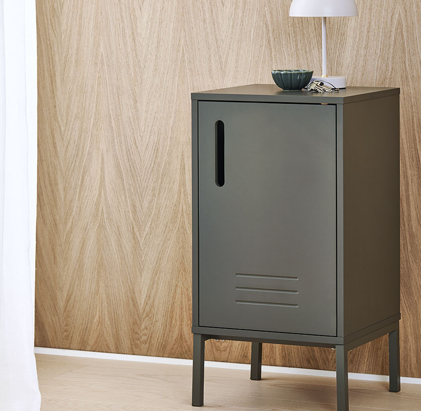 petite armoire GIVE en vert olive Petit meuble en vert olive avec lampe à piles
