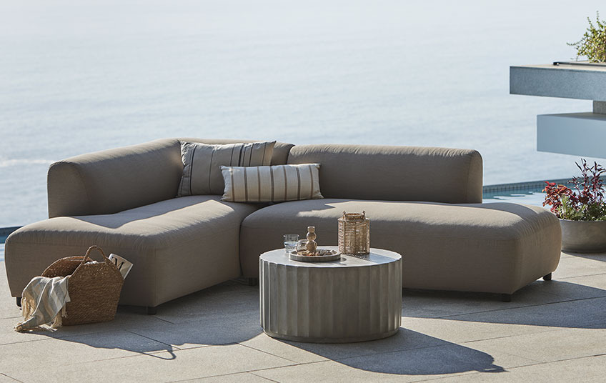 Lounge sofa in all-weather material