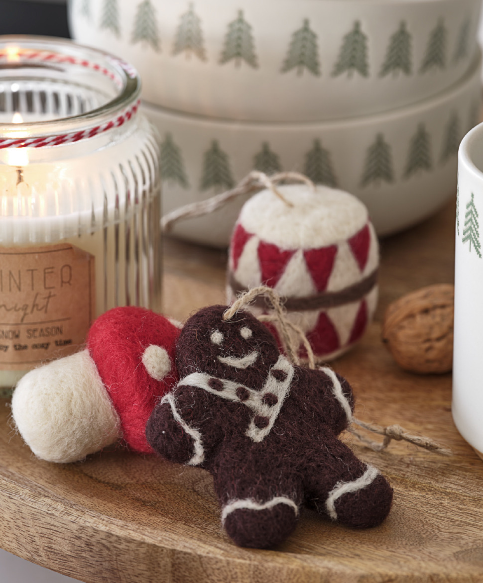 Décorations pour sapin de Noël en feutrine en forme de bonhomme de pain d'épices, de tambour et de champignon