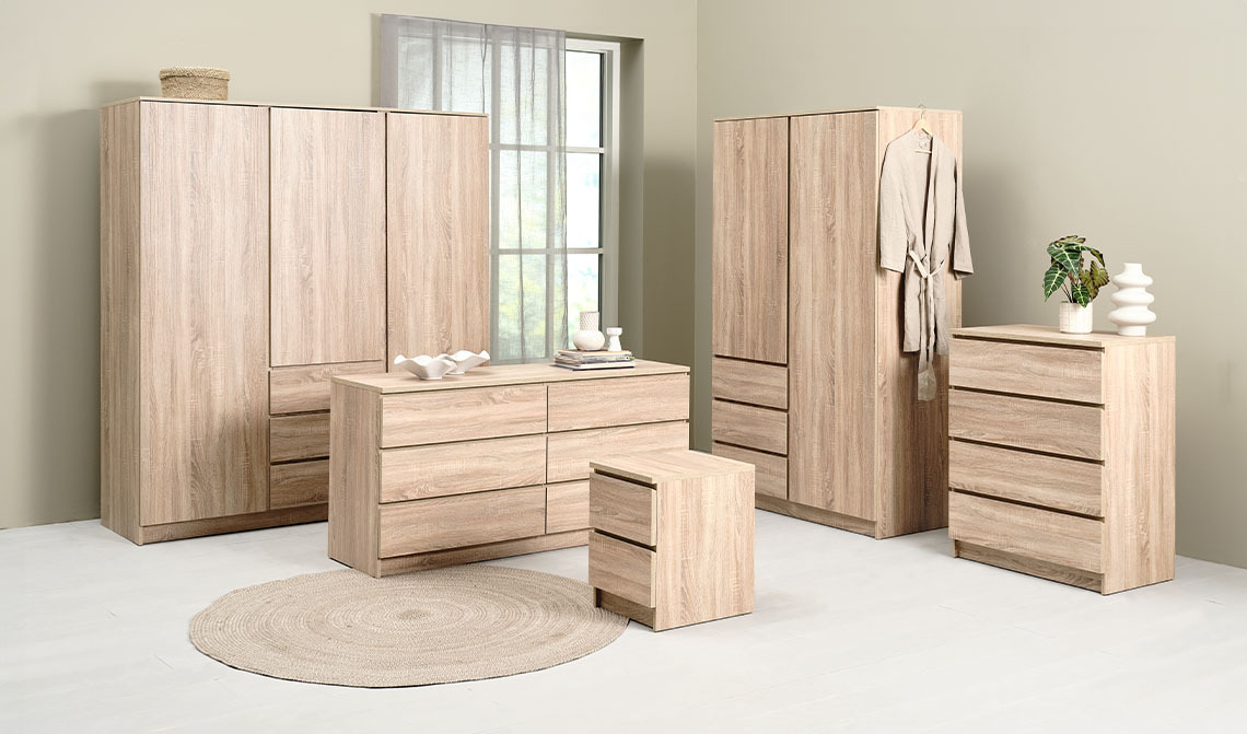 Armoire et meubles de rangement LIMFJORDEN Armoires et commodes de rangement incluant une armoire deux portes, une armoire trois portes, des commodes et une table de nuit