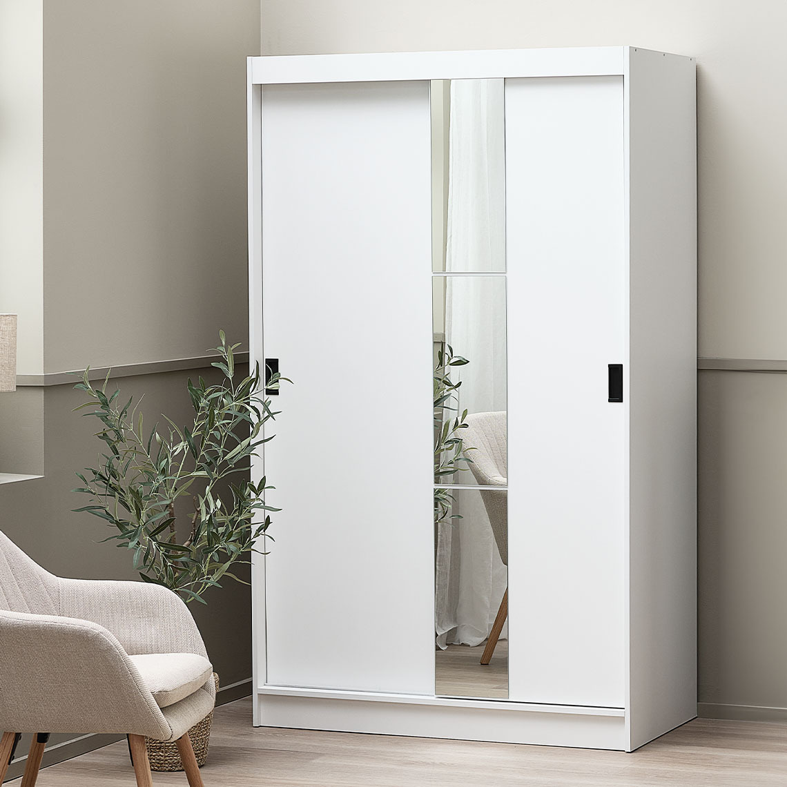 Armoire ODDER avec portes coulissantes et un miroir Armoire à portes coulissantes blanche avec miroir intégré