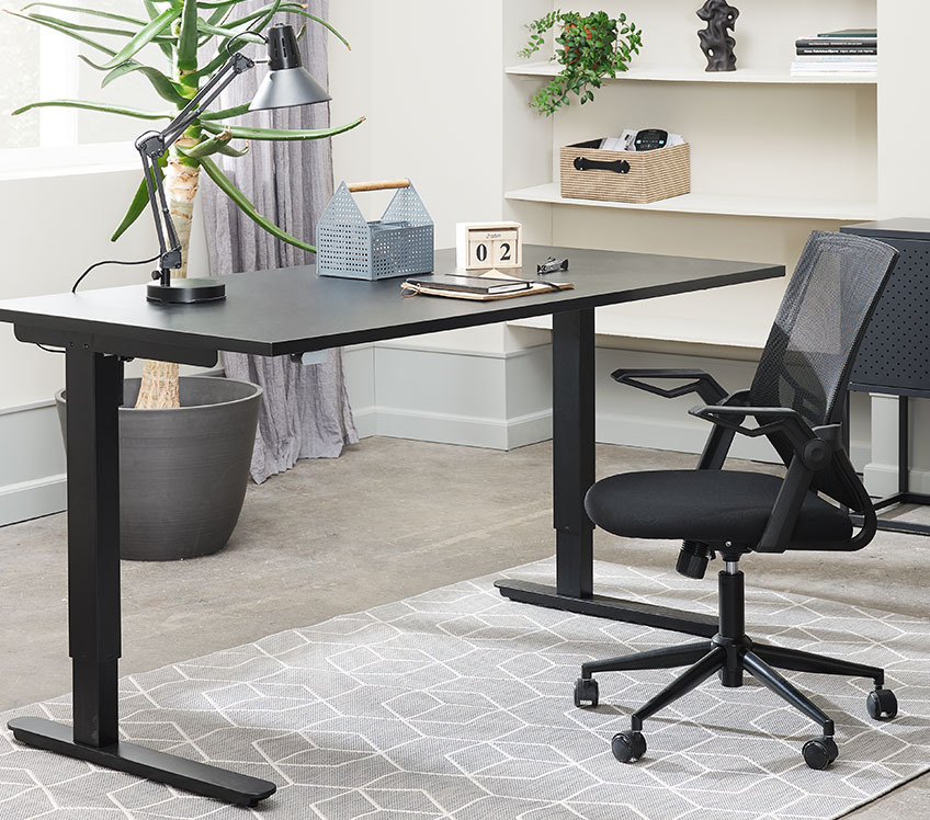 Chaise de bureau en maille et bureau à hauteur réglable